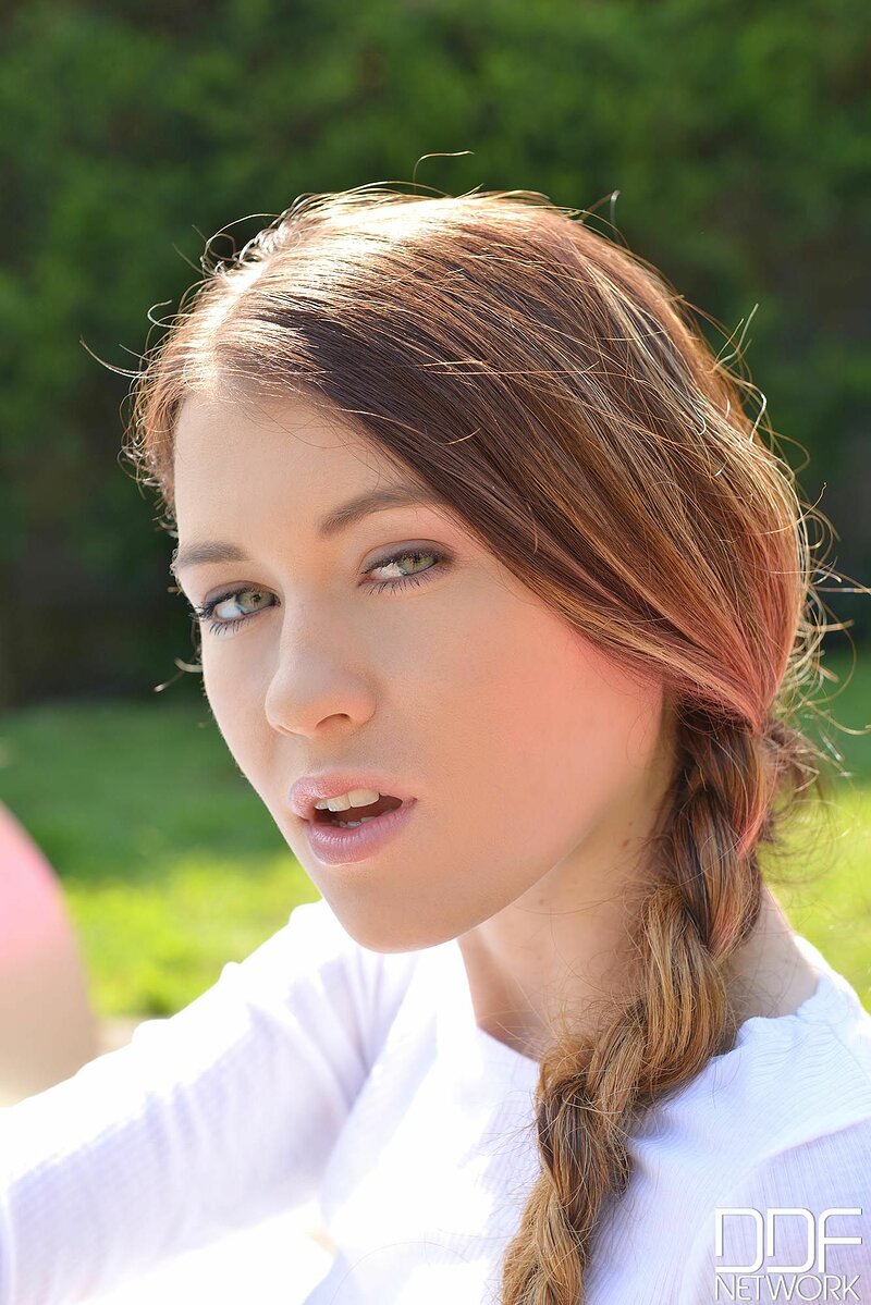Люда, 18
